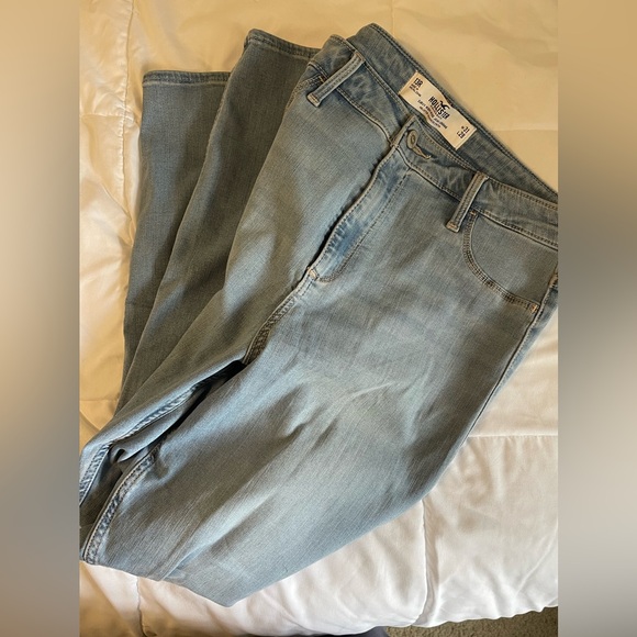 Hollister light wash jeans size 13R - Picture 6 of 7